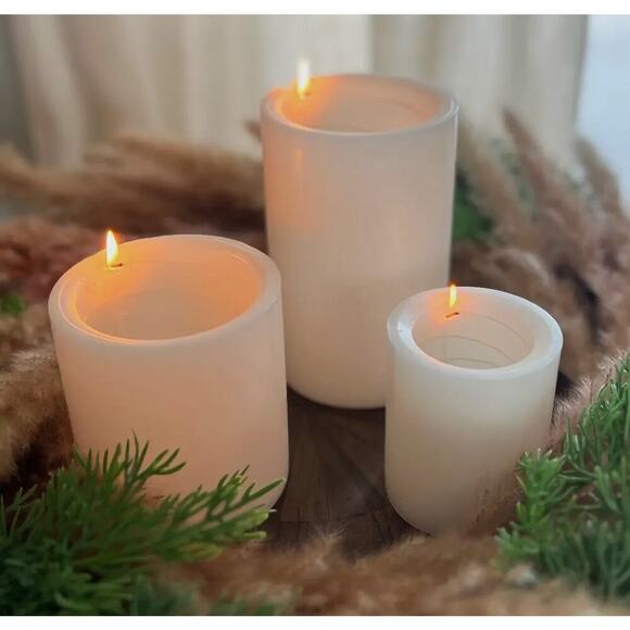Spiral Light Candle Other - Spiral Light Candle Cashmere 4x4 Round 30hr Burn -Brand New Medium